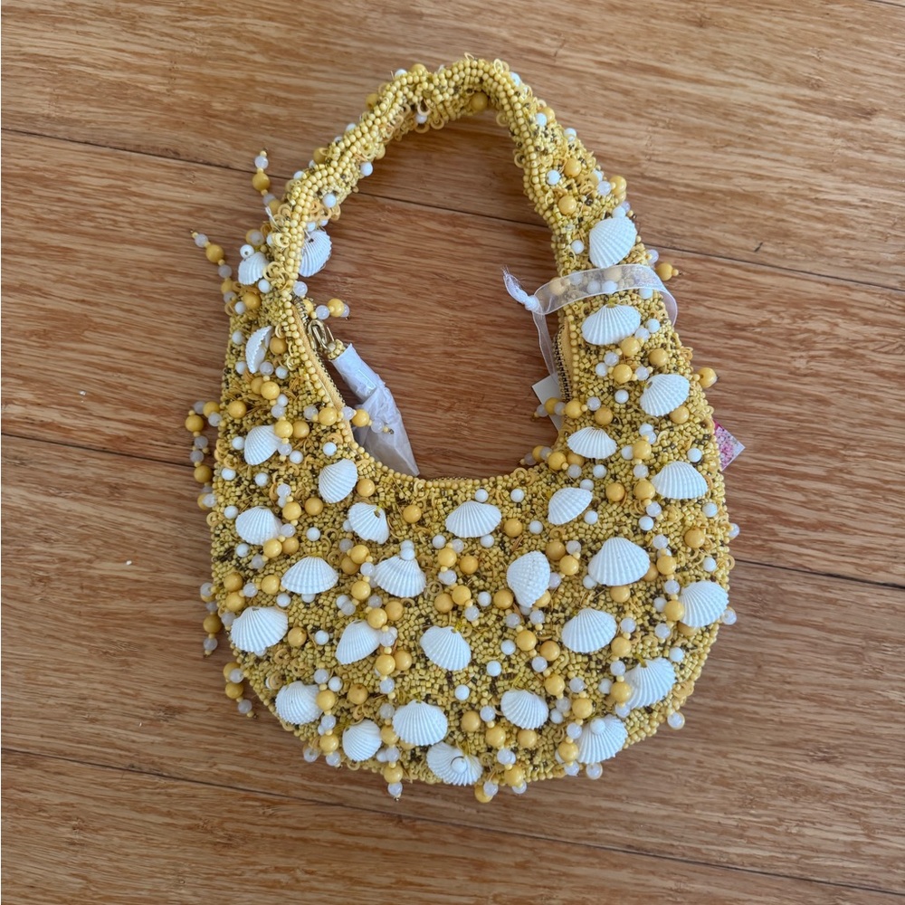 NWT Beautiful yellow white shell fully beaded small evening bag